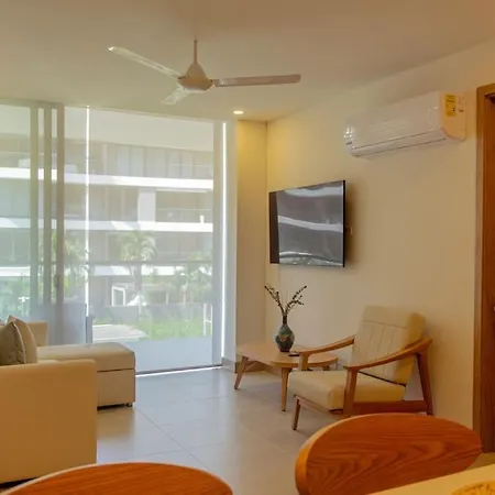 Apartamento En Con Salida Directa A La Playa